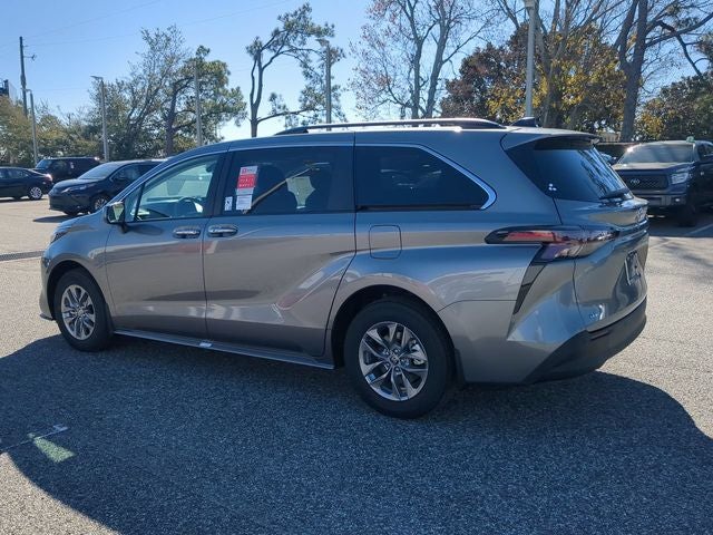 2026 Toyota Sienna XLE 8 Passenger