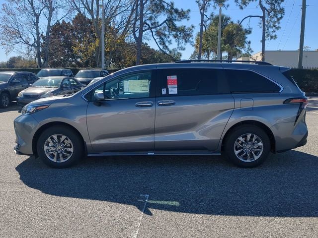2026 Toyota Sienna XLE 8 Passenger