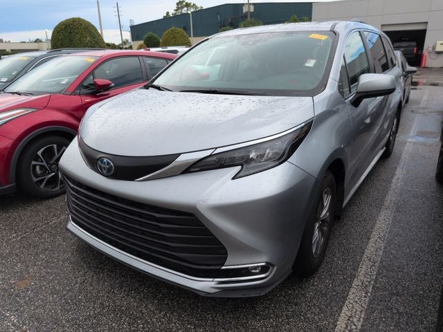 2024 Toyota Sienna XLE 7 Passenger