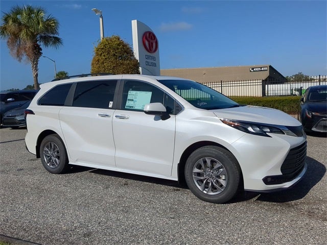 2026 Toyota Sienna XLE 8 Passenger