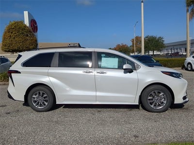 2026 Toyota Sienna XLE 8 Passenger