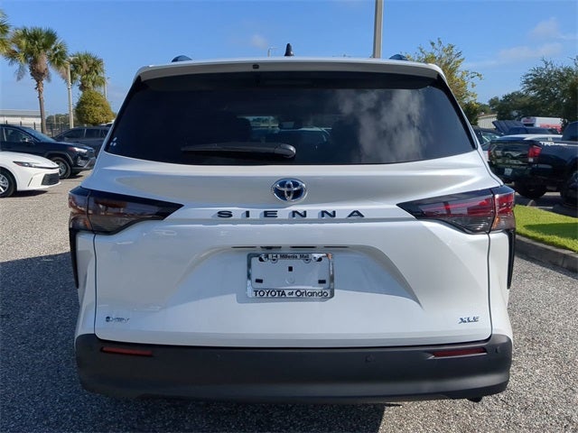 2026 Toyota Sienna XLE 8 Passenger