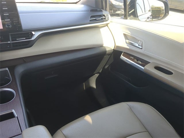 2021 Toyota SIENNA XLE XLE 7 Passenger