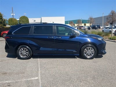 2021 Toyota SIENNA XLE XLE 7 Passenger
