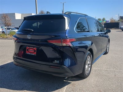 2021 Toyota SIENNA XLE XLE 7 Passenger