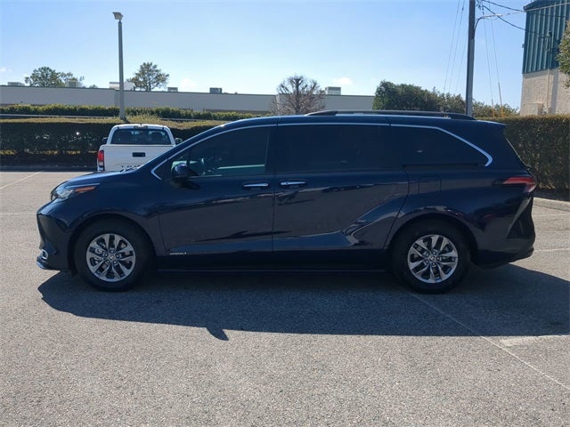 2021 Toyota SIENNA XLE XLE 7 Passenger