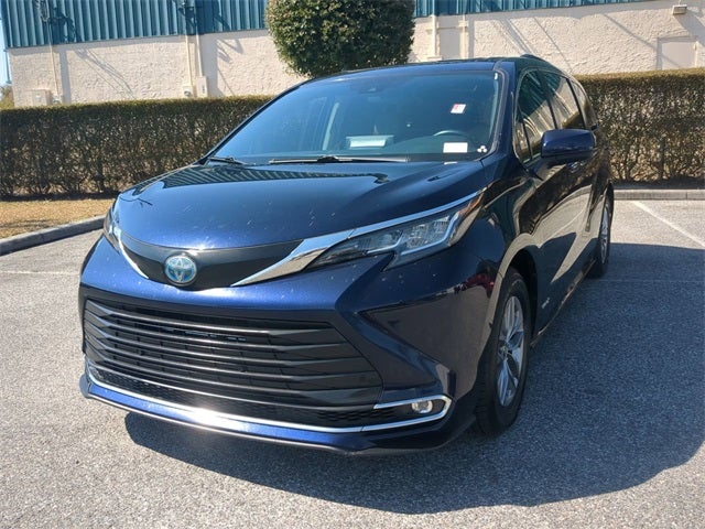 2021 Toyota SIENNA XLE XLE 7 Passenger
