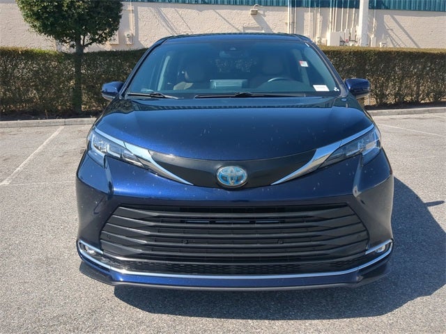 2021 Toyota SIENNA XLE XLE 7 Passenger