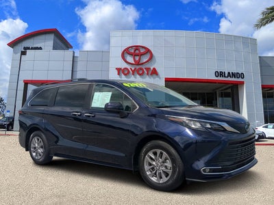 2024 Toyota Sienna XLE 8 Passenger