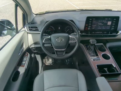 2024 Toyota Sienna XLE 8 Passenger