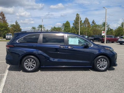 2024 Toyota Sienna XLE 8 Passenger
