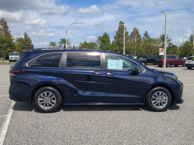 2024 Toyota Sienna XLE 8 Passenger