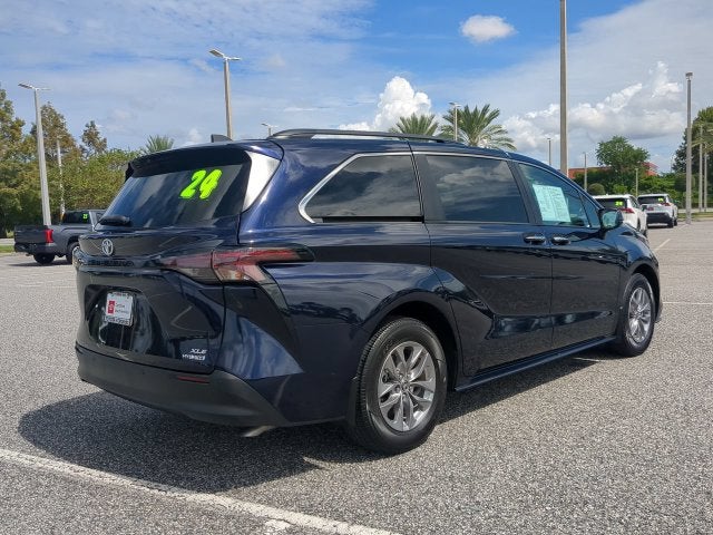 2024 Toyota Sienna XLE 8 Passenger