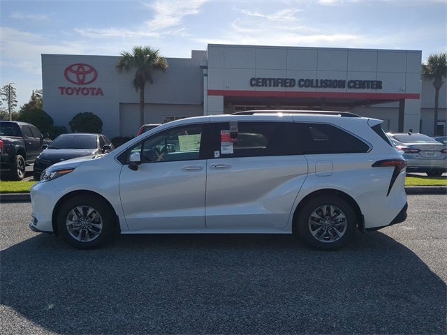 2026 Toyota Sienna XLE 8 Passenger