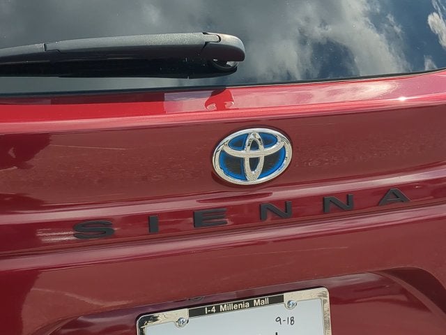 2024 Toyota Sienna XLE 8 Passenger