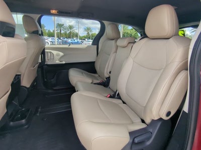 2024 Toyota Sienna XLE 8 Passenger