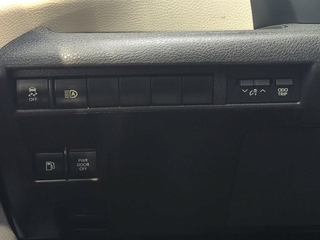 2024 Toyota Sienna XLE 8 Passenger