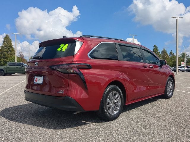 2024 Toyota Sienna XLE 8 Passenger