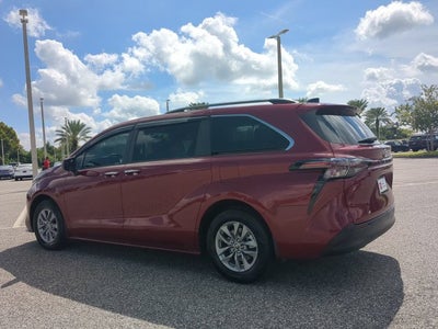 2024 Toyota Sienna XLE 8 Passenger