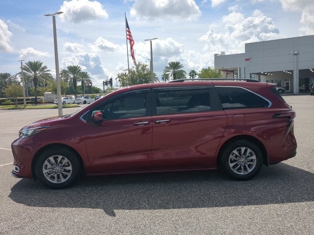2024 Toyota Sienna XLE 8 Passenger