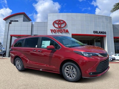 2026 Toyota Sienna XLE 8 Passenger