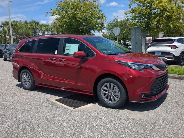 2026 Toyota Sienna XLE 8 Passenger