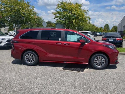2026 Toyota Sienna XLE 8 Passenger