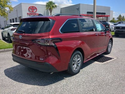 2026 Toyota Sienna XLE 8 Passenger