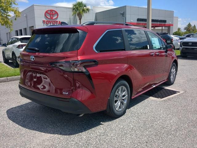 2026 Toyota Sienna XLE 8 Passenger