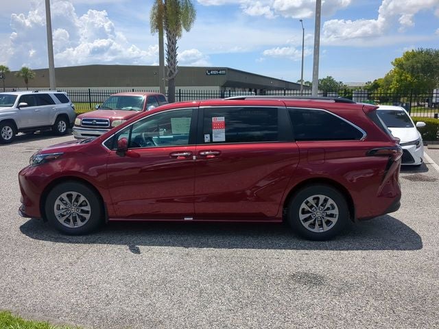 2026 Toyota Sienna XLE 8 Passenger