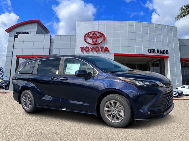 2026 Toyota Sienna XLE 8 Passenger