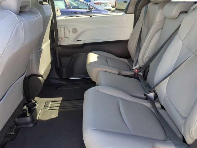 2026 Toyota Sienna XLE 8 Passenger