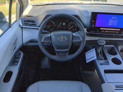 2026 Toyota Sienna XLE 8 Passenger
