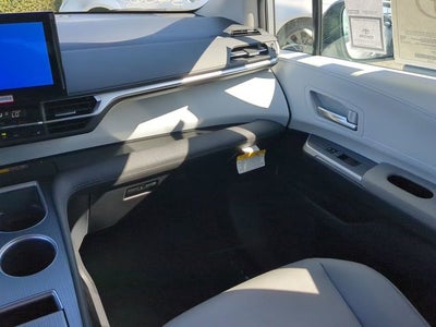 2026 Toyota Sienna XLE 8 Passenger