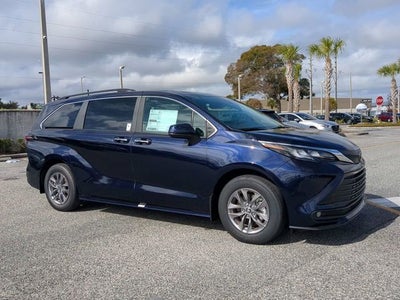 2026 Toyota Sienna XLE 8 Passenger