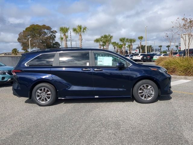 2026 Toyota Sienna XLE 8 Passenger