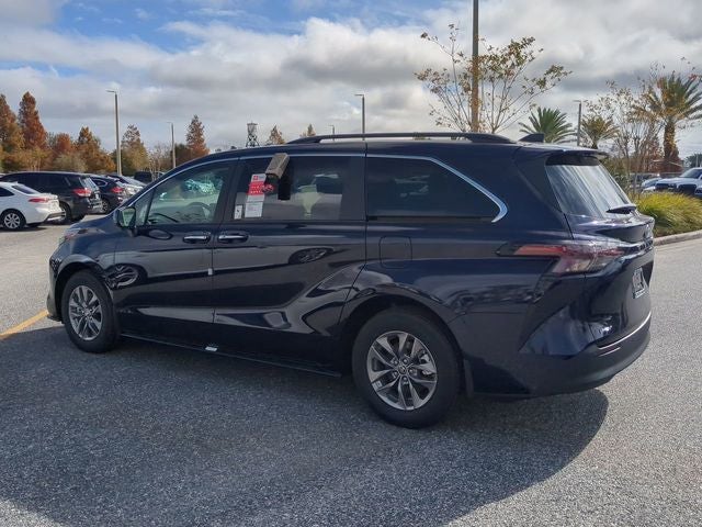2026 Toyota Sienna XLE 8 Passenger