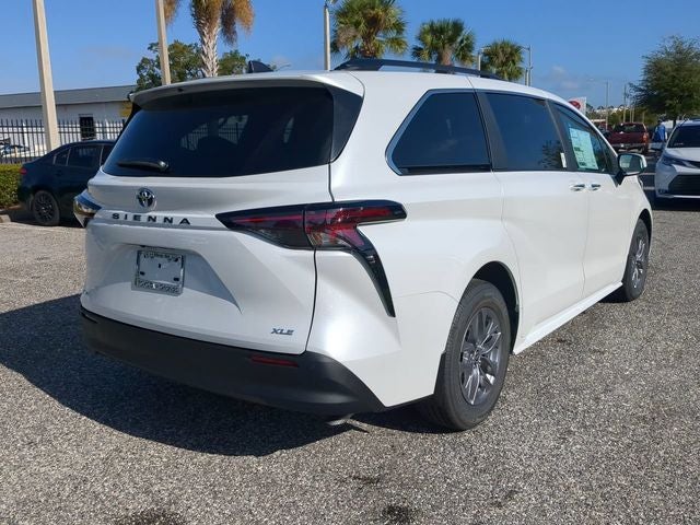 2026 Toyota Sienna XLE 8 Passenger