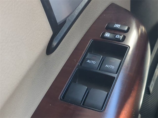 2012 Toyota SEQUOIA Platinum