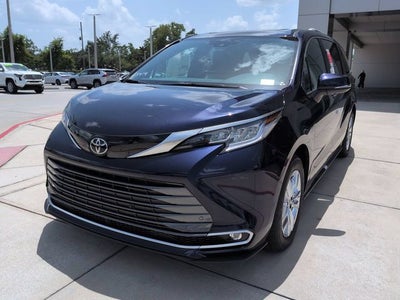 2026 Toyota Sienna Limited 7 Passenger