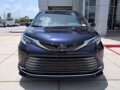 2026 Toyota Sienna Limited 7 Passenger
