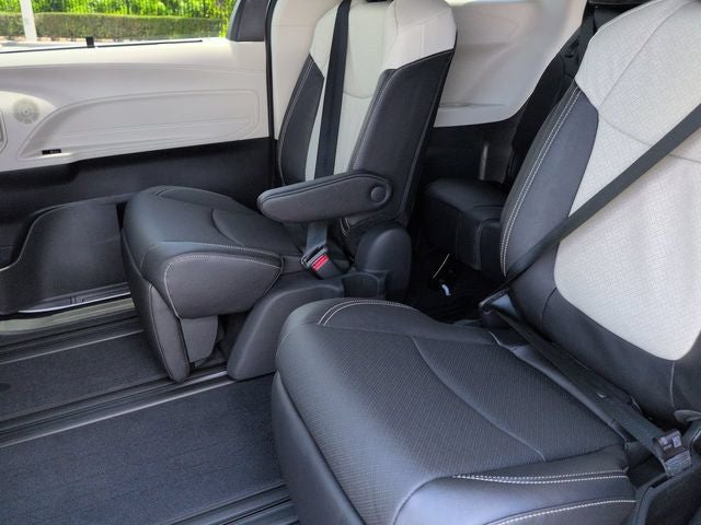 2026 Toyota Sienna Limited 7 Passenger