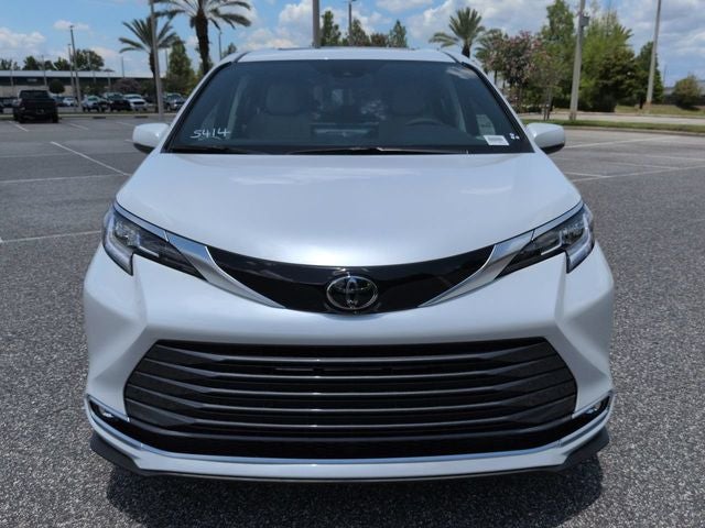 2026 Toyota Sienna Limited 7 Passenger