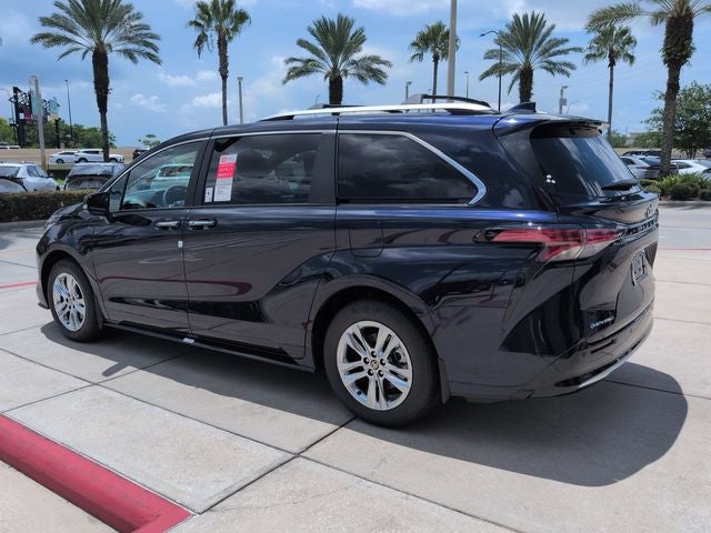 2026 Toyota Sienna Limited 7 Passenger