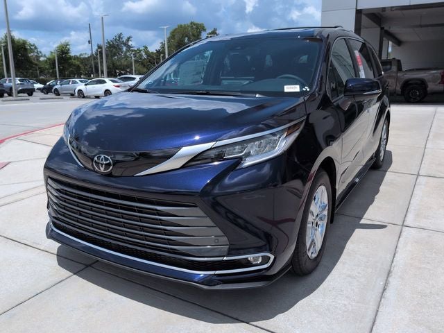 2026 Toyota Sienna Limited 7 Passenger