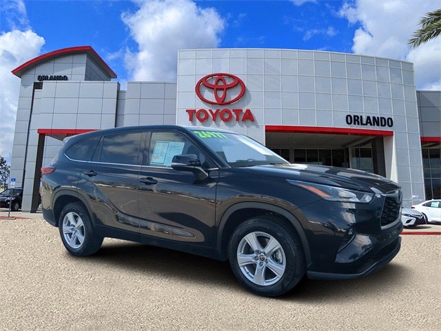 2022 Toyota HIGHLANDER LE