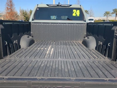 2024 Toyota TUNDRA 4X2 SR5