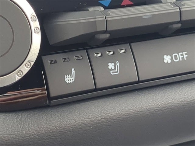 2026 Toyota Tundra i-FORCE MAX Platinum i-FORCE MAX