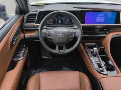 2025 Toyota Toyota Crown Signia XLE